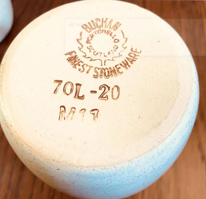 Buchan tankard base mark showing 70L/20 (Lion Rampant variant) with M11 glaze