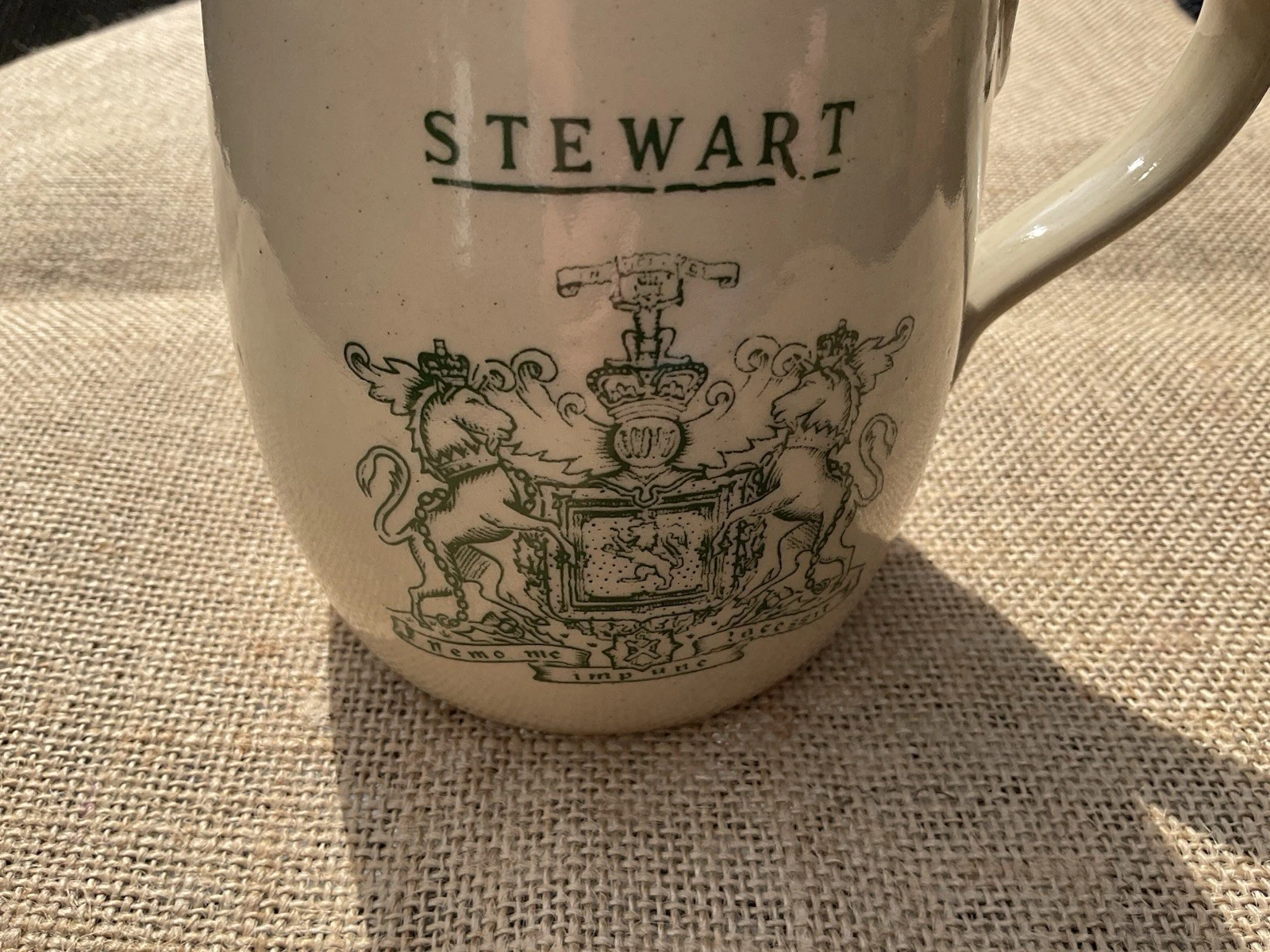 Beige clan crest tankard with clear glaze (CG code example)